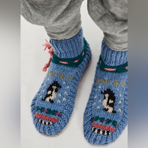 Free People Shoes - Free People x Frosty Friends Slipper Socks
